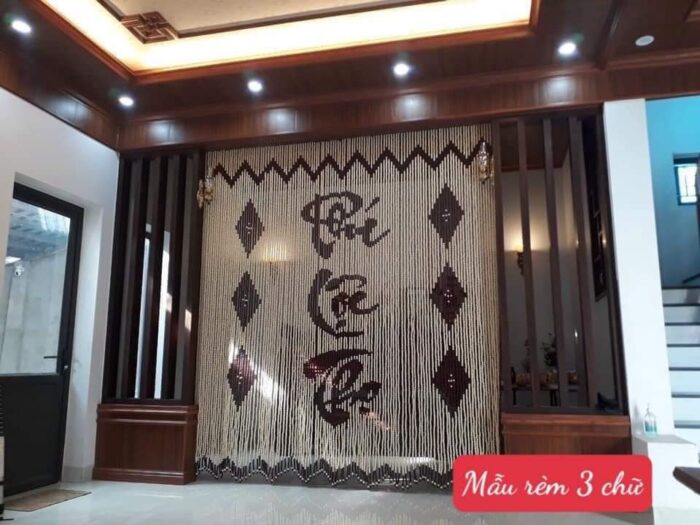 R&egrave;m hạt gỗ ph&ograve;ng thờ c&uacute;ng